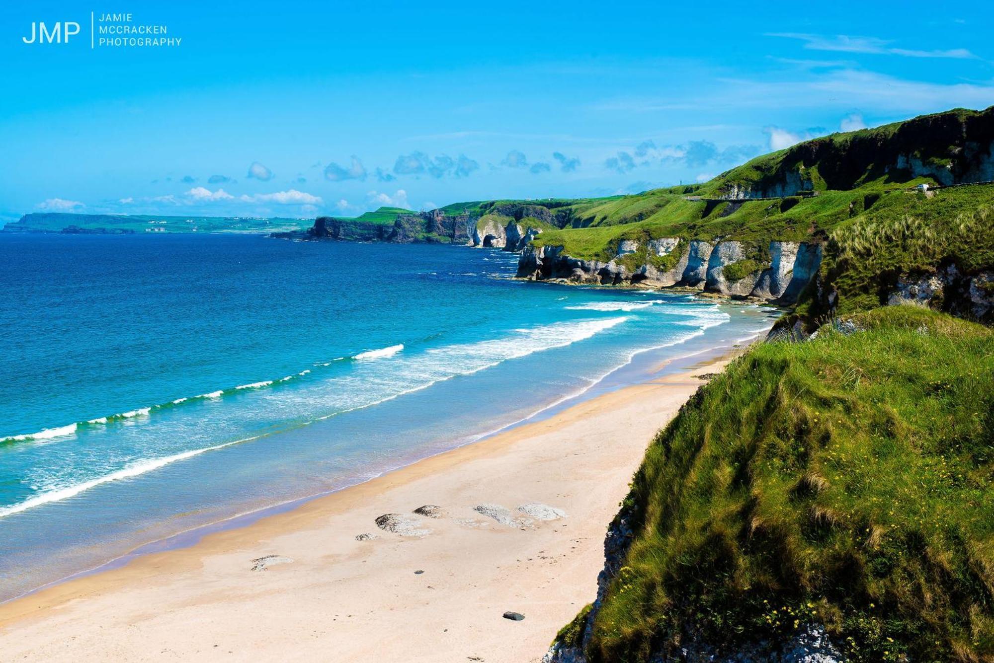 Вилла Portrush By The Tee Экстерьер фото